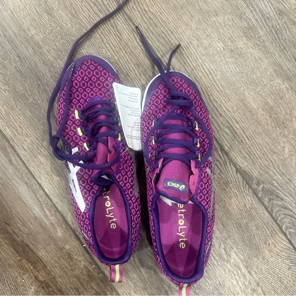 ASICS tennis shoes